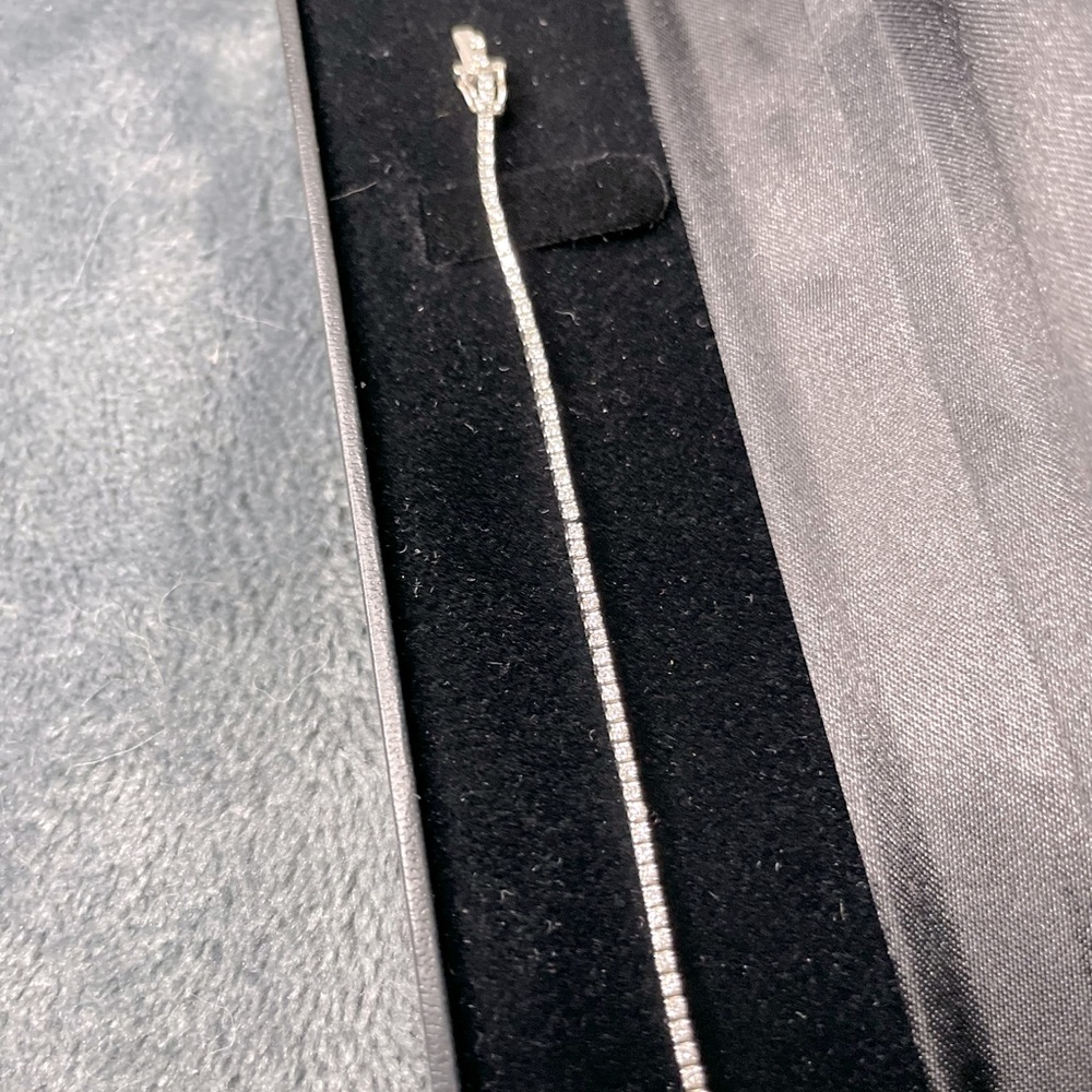 18k white gold diamond tennis bracelet